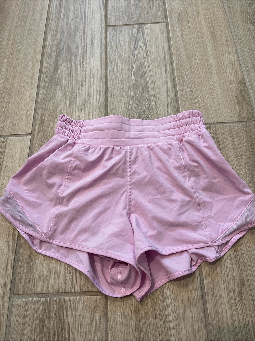 Lululemon Hotty Hot High Rise lined Short 2.5” VITA PINK Sz 4